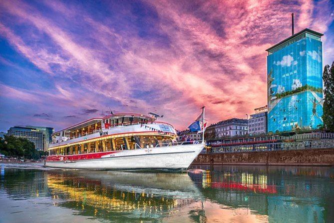 Family Deluxe A Stone Throw From The City Centre And Danube Wien Exterior foto
