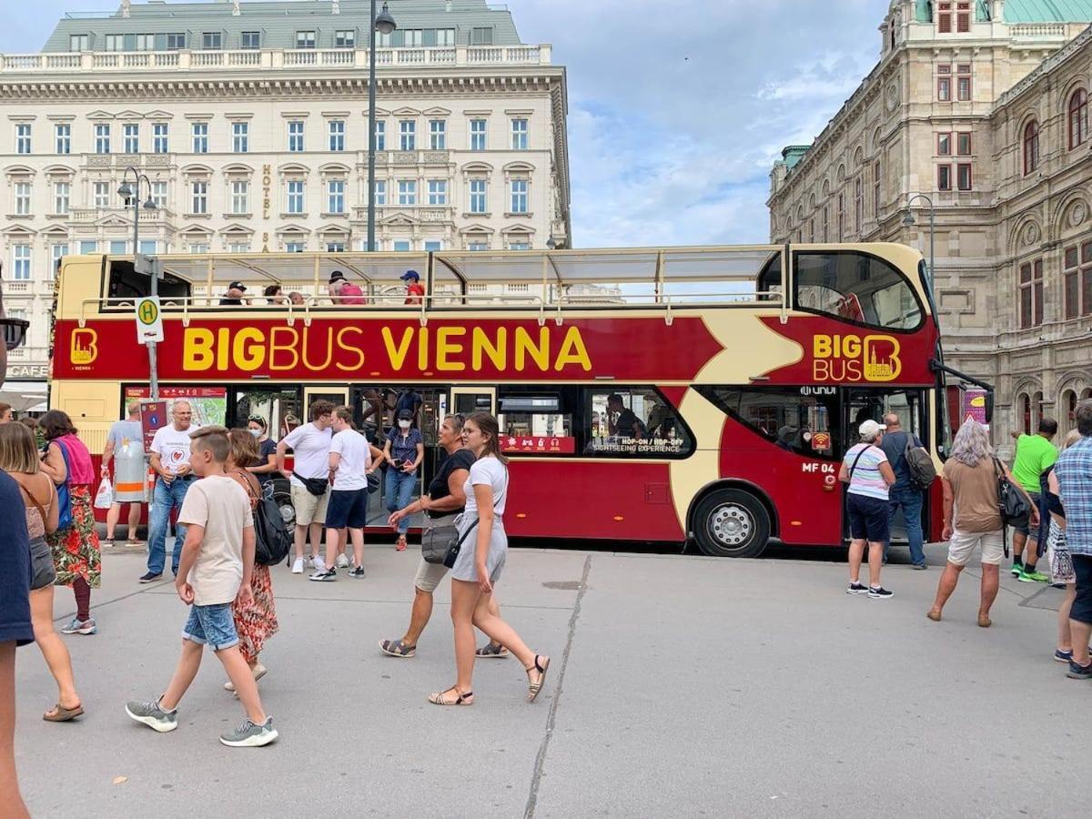 Family Deluxe A Stone Throw From The City Centre And Danube Wien Exterior foto