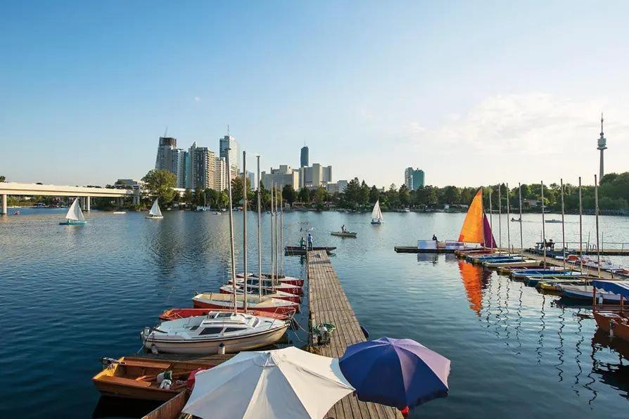 Family Deluxe A Stone Throw From The City Centre And Danube Wien Exterior foto