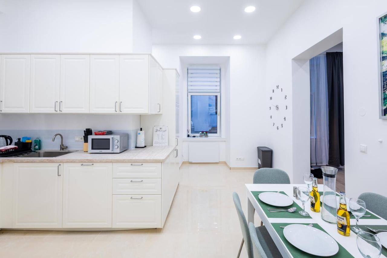 Family Deluxe A Stone Throw From The City Centre And Danube Wien Exterior foto